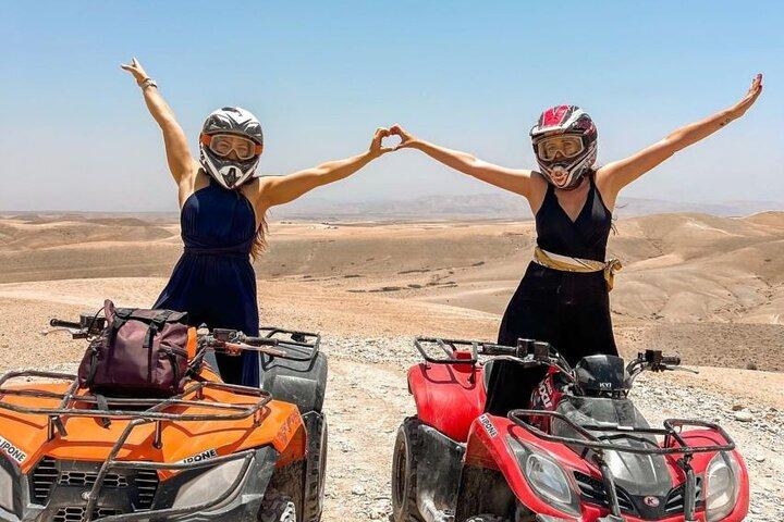 Pacchetto deserto Agafay, quad, giro in cammello e cena con spettacolo