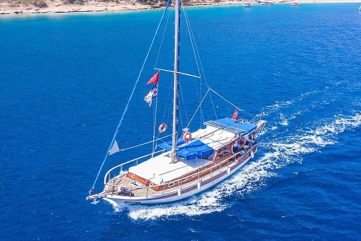 Excursion en bateau privé à Bodrum – 6 heures avec pause déjeuner et baignade