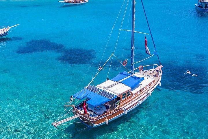 Excursion en bateau privé à Bodrum – 6 heures avec pause déjeuner et baignade