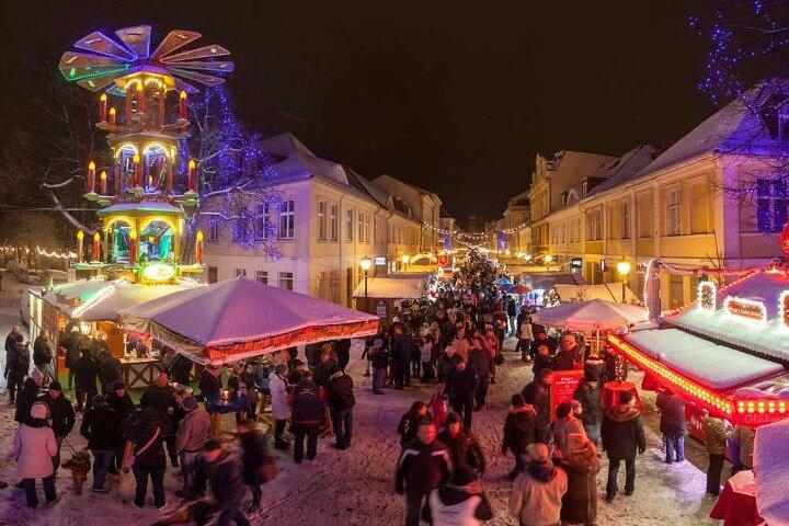Tour por los mercados navideños de Berlín y Potsdam en coche privado