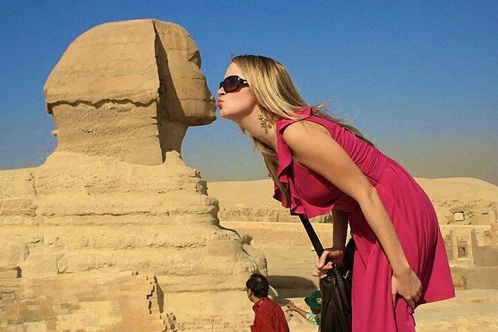 Visite privée des pyramides de Gizeh, du Sphinx + déjeuner et balade à dos de chameau