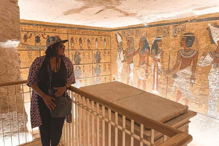 Excursão privada de luxo às margens leste e oeste de Luxor.