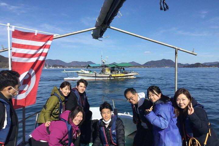 Tour privato di un'intera giornata in bici elettrica Shimanami-Kaido e crociera