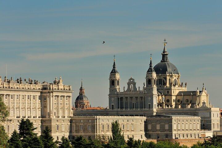 Nachttour met grote bus door Madrid