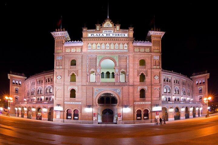 Nachttour met grote bus door Madrid