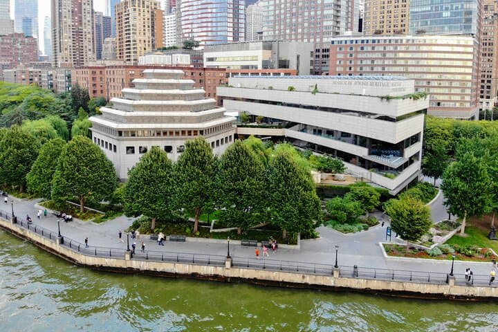 Jewish History of NYC Private Tour with Transport
