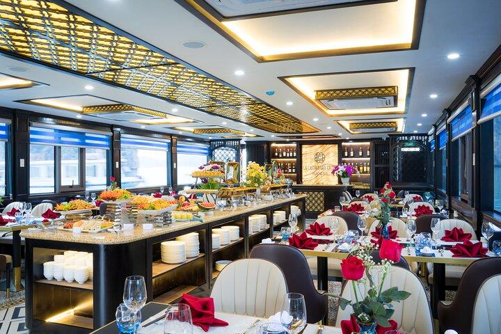 La Casta-Kreuzfahrt ab Hanoi mit Expressway-Transfer – 5-Sterne-Kreuzfahrt