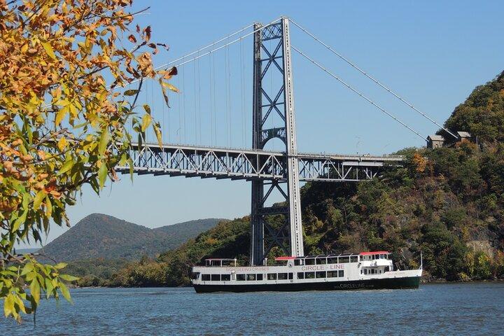 Circle Line: 4-hr Fall Foliage Oktoberfest Hudson River Cruise