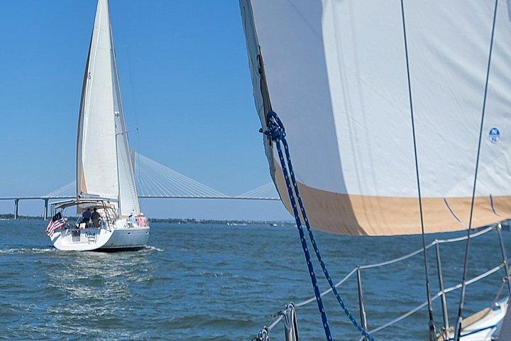 Excursion privée du matin en voile, dauphin et histoire sur Mystique
