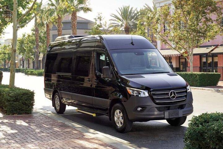 Privater Transfer : Las Vegas zum Flughafen LAS mit Luxus-SUV oder Limousine
