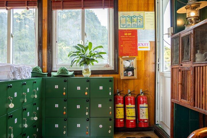 Cruzeiro Cong de dia inteiro para explorar a Baía de Halong