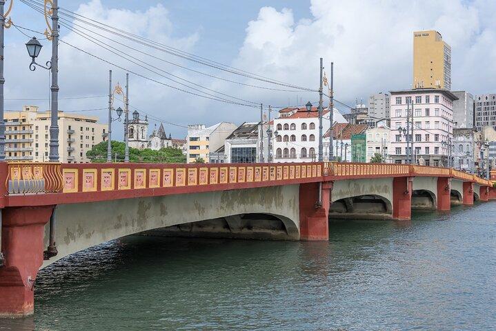 レシフェ歴史地区の宝探しとガイドなしツアー