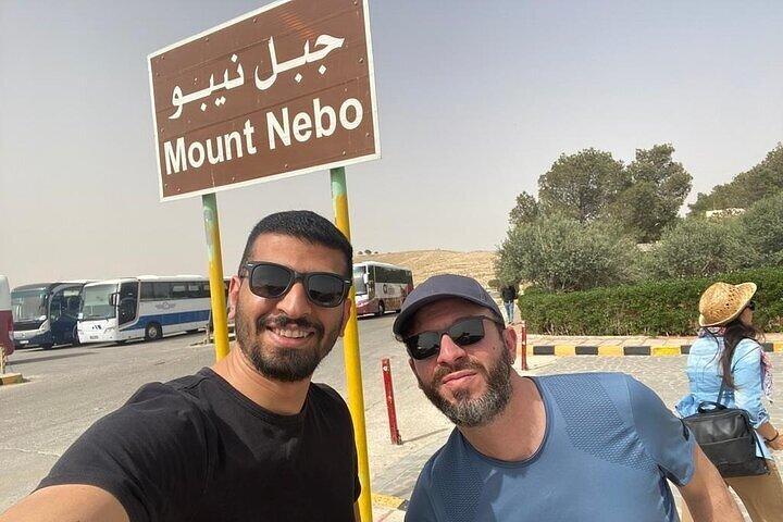 Tour spirituale privato di 1 giorno al sito del battesimo di Amman Madaba sul Mar Morto