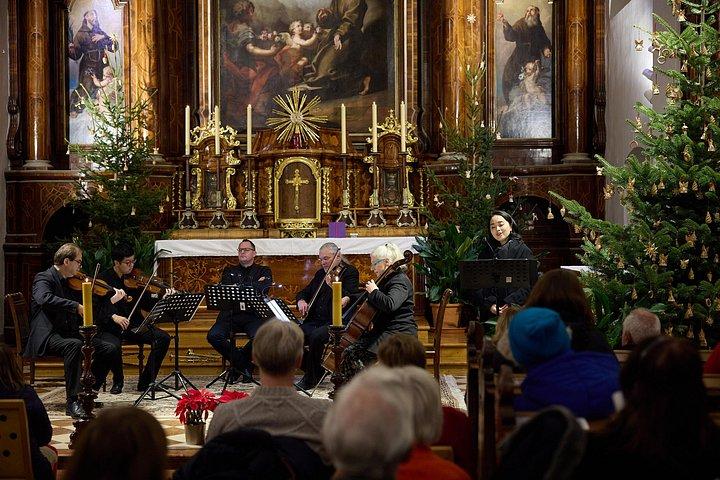 Un poco de música nocturna en la iglesia capuchina