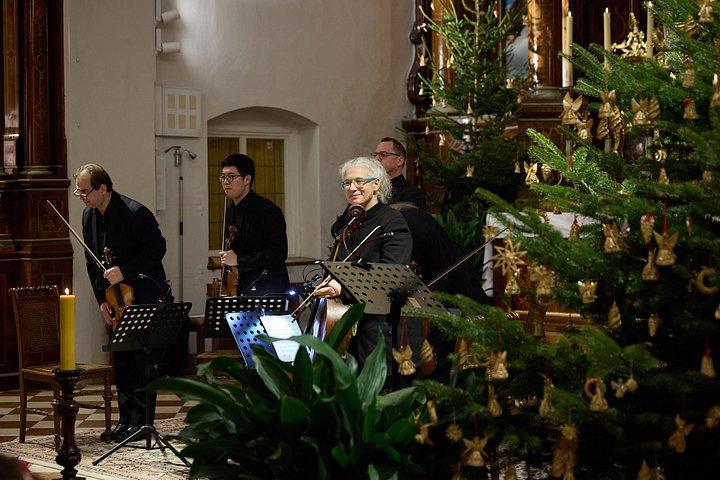 Un poco de música nocturna en la iglesia capuchina