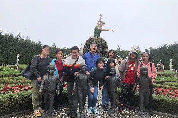 Tour di un'intera giornata alle colline di Ba Na e al Golden Bridge per piccoli gruppi
