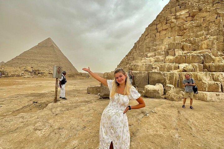 Giza Pyramids Day Layover Tour dall'aeroporto del Cairo.