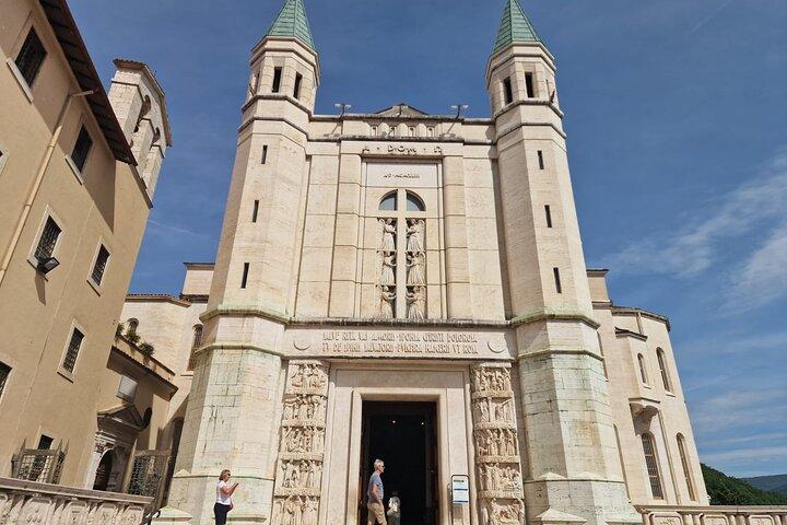 Excursión privada a Asís y Casia desde Roma con almuerzo incluido.