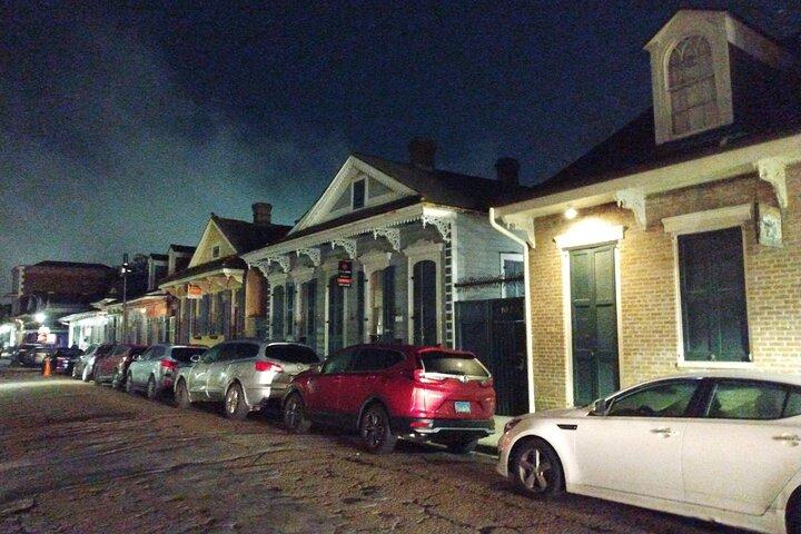 Pub Crawl : New Orleans Spooky Spirits Ghost Tour (パブ・クロール : ニューオーリンズ・スプーキー・スピリッツ・ゴースト・ツアー)