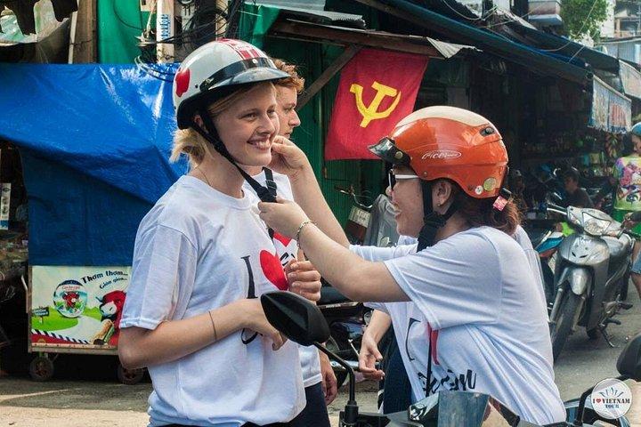 女性バイカーとスクーターで行くホイアン田舎ツアー
