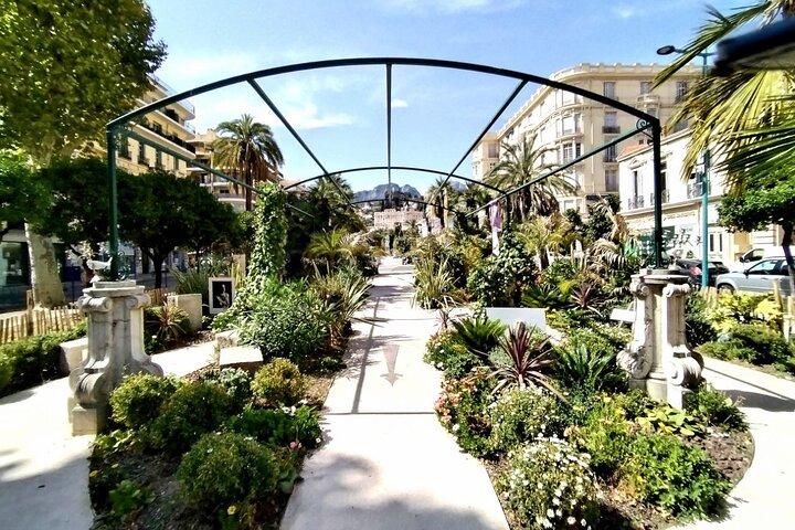 Rundgang durch die Altstadt von Menton, Frankreich
