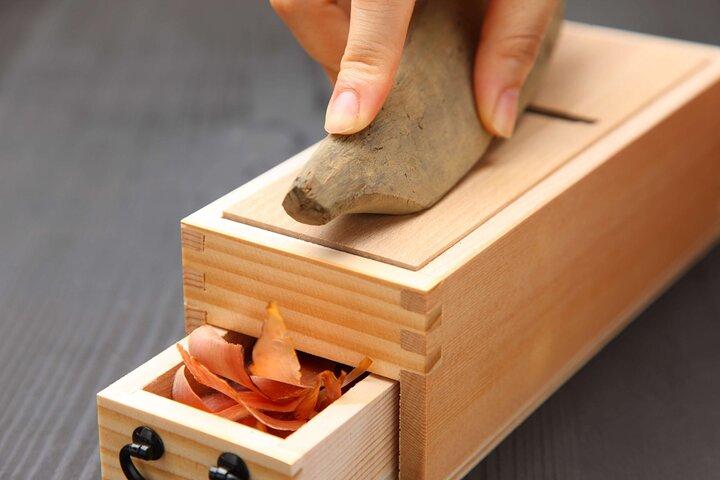 金沢 56年制調理師学校で寿司と日本語料理教室