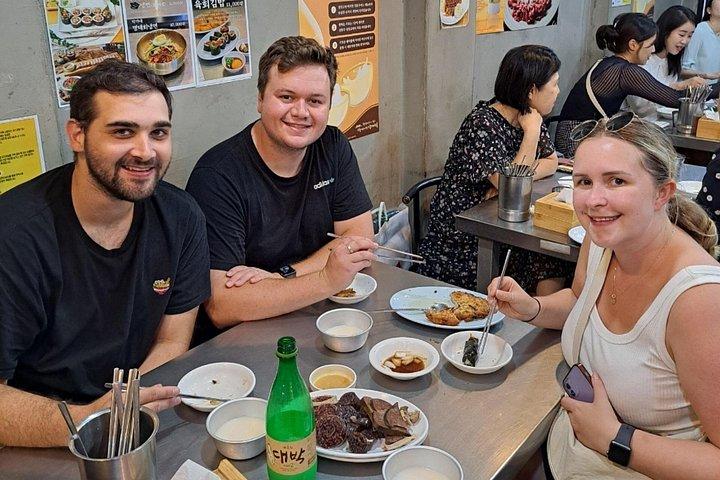ソウルクァンジャン市場通りフードウォーキング＆試食ツアー