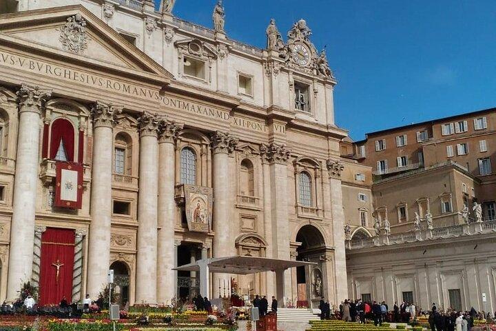 ローマで教皇謁見 ローマで教皇レオ14世とのプライベートツアー