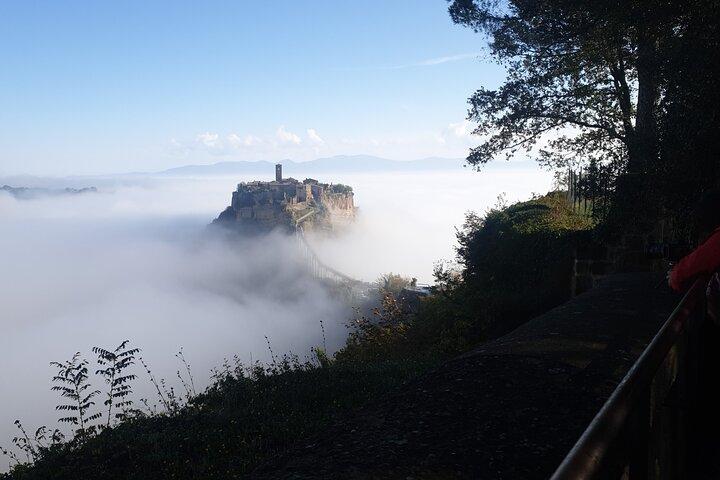 Tour privado de Civita di Bagnoregio "La ciudad moribunda" desde Roma