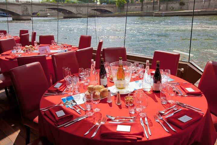 Paris Service Privilege Lunch Cruise – Bateaux Parisien