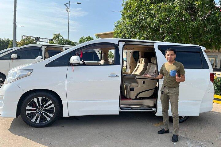 Privétransfer / Phnom Penh naar Sihanoukville door VIP Alphard 2010