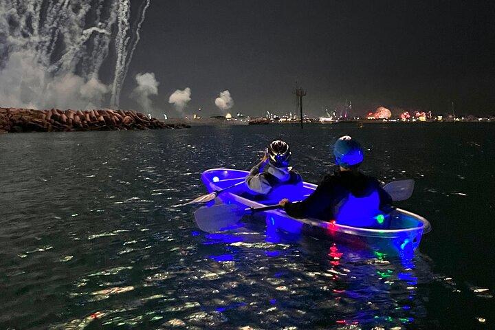 Nachtkajakfahren in Dubai mit Blick auf den Burj Khalifa