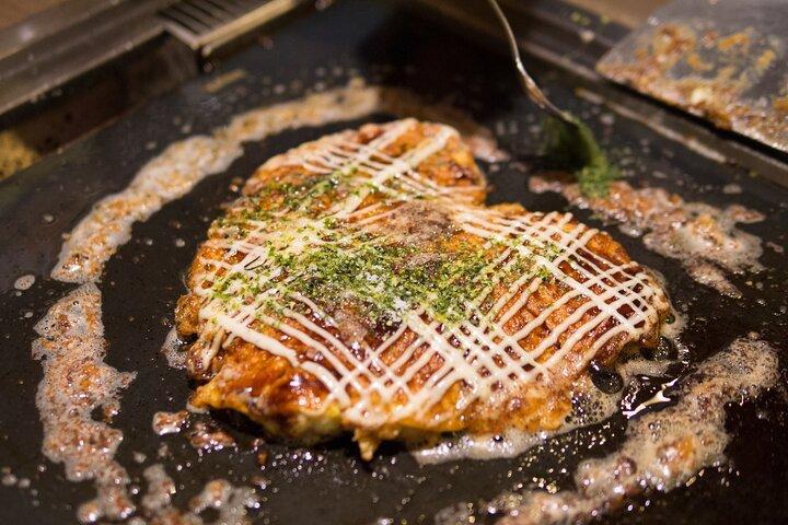 上野のレストランでお好み焼きを作る＆ウォーキングツアー