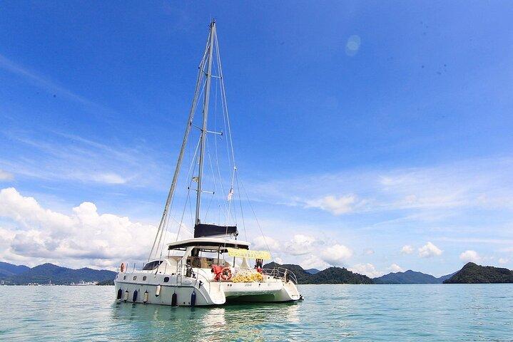 Manta Blu Sunset Cruise @ Langkawi with Dinner & Free Flow Drinks