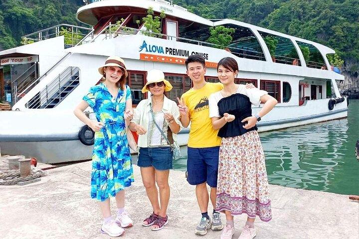 Tour di un giorno premium di Alova Cruise Visita i punti salienti di Halong Bay