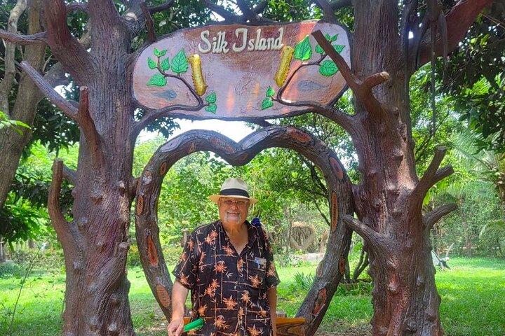 Silk Island Tuk Tuk-tur
