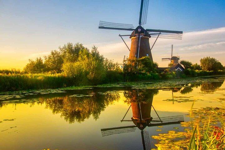 Tour dei mulini a vento di Kinderdijk e Delft per piccoli gruppi da Amsterdam