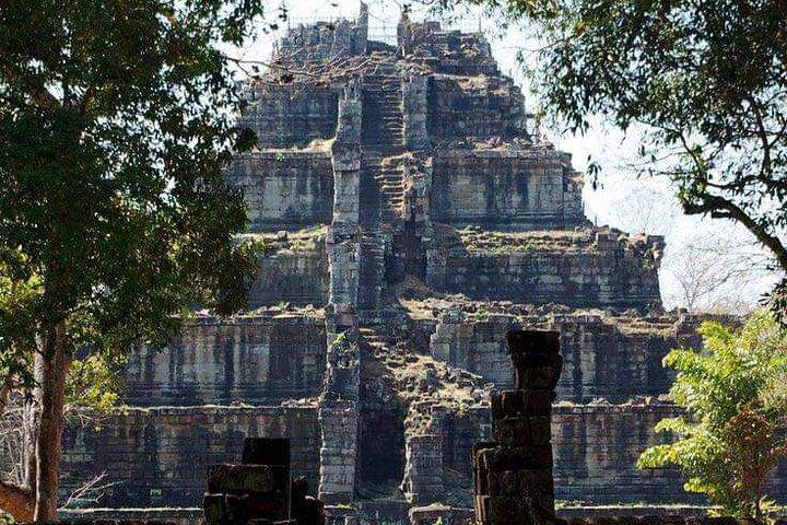 Private Tour to Koh Ker and Beng Mealea