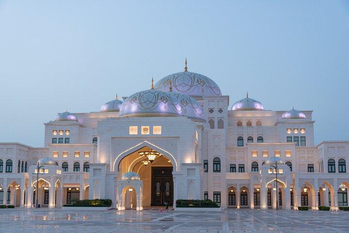 Private Abu Dhabi Ganztagestour von Dubai mit Qasr Al watan