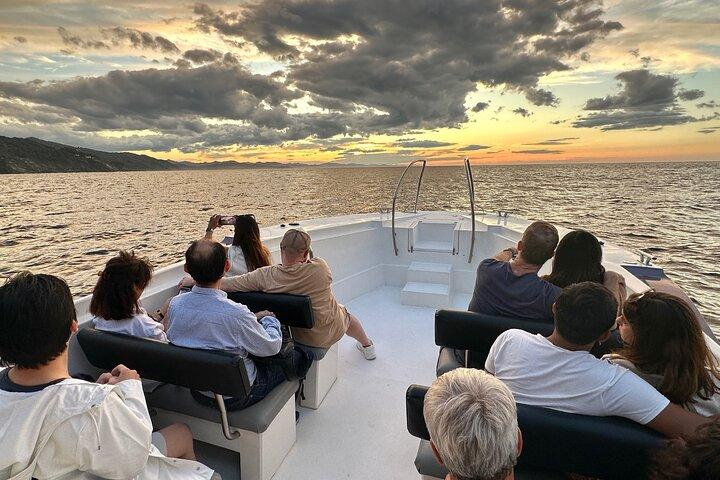 2 baías, manhãs e tardes com natação e pôr do sol com cava