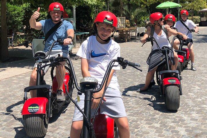 Athens Acropolis Officielle E-Scooter Guided Tour Fedt E-Bike