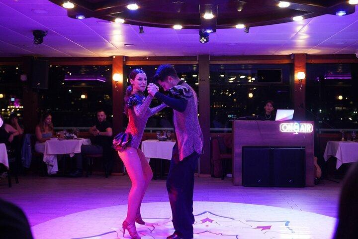 Istanbul: Luxury Dinner & Traditional Dance Bosphorus Cruise