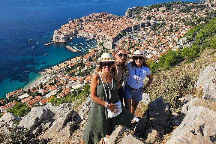 Giro turistico privato a Dubrovnik con una vecchia auto classica