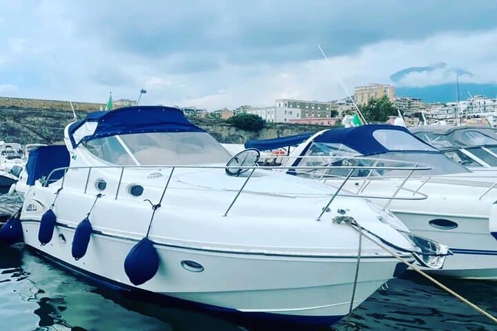 Salpa Laver Boat Rental 31.50 (10 m)