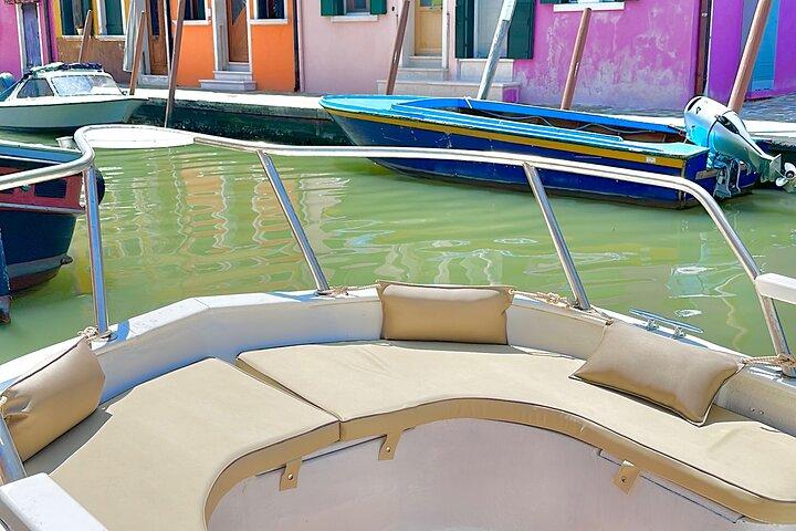 Passeio de barco de meio dia entre Veneza e as ilhas