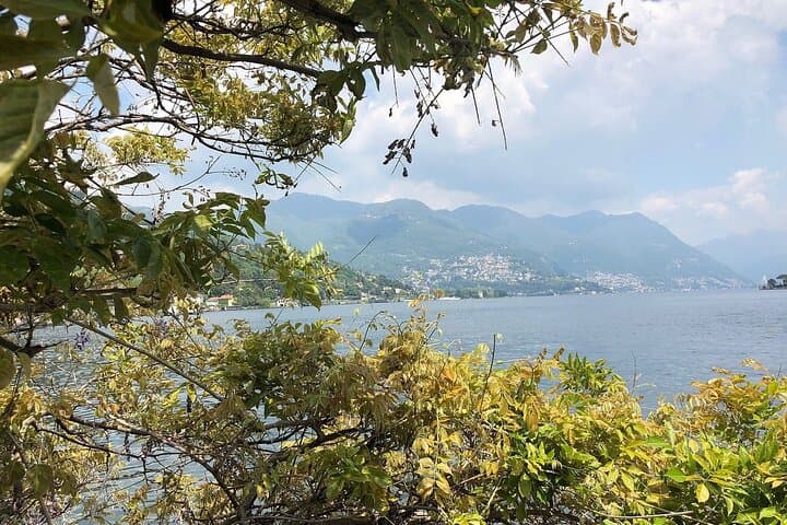 Lake Como: Self-Guided Walking Tour - Downtown Como