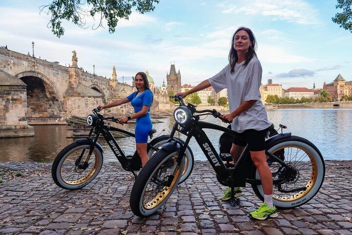 Prag på E-cykel i elegant retrostil - Utsiktspunkter och sightseeing