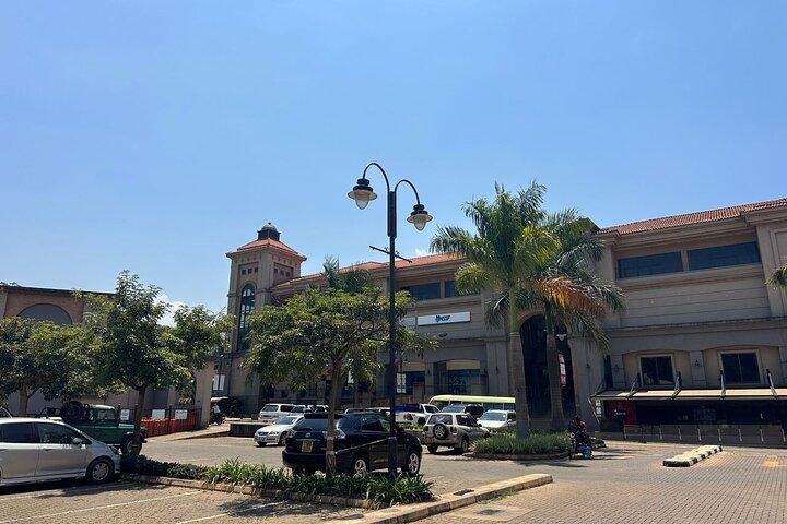 Privéwandeling door de botanische tuin in de stad Entebbe