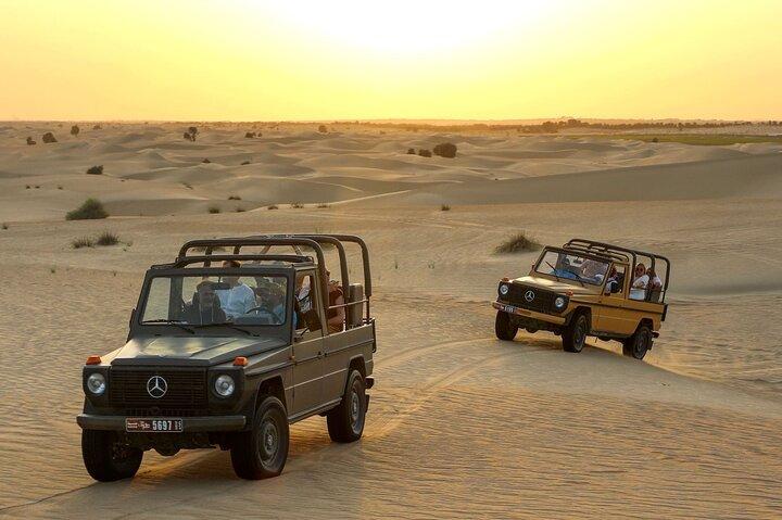 Safari mattutino vintage di classe G all'Al Marmoom Oasis Dubai