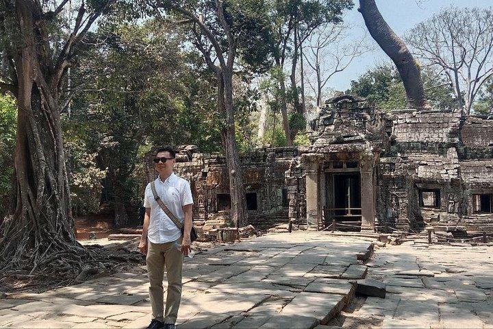 Private Angkor Sunrise Guided Tour